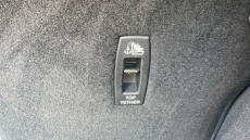 Land Rover Range Rover Velar 3.0 D300 MHEV R-Dynamic SE 5dr Auto Diesel Estate